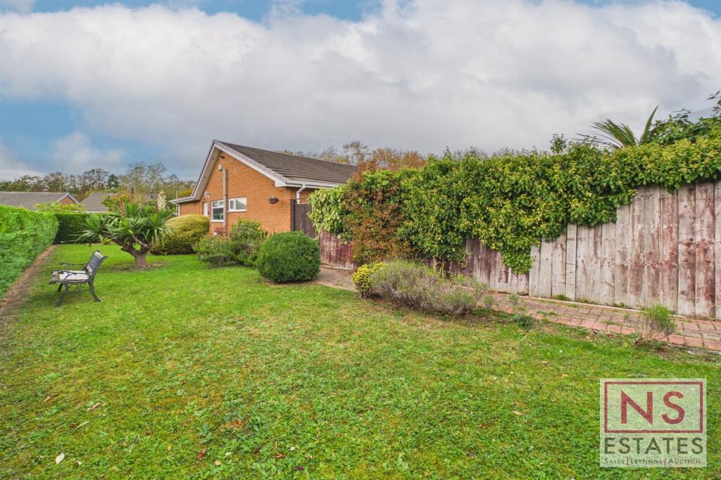 Southdean Drive, Hemlington, Middlesbrough, TS8 photo 4
