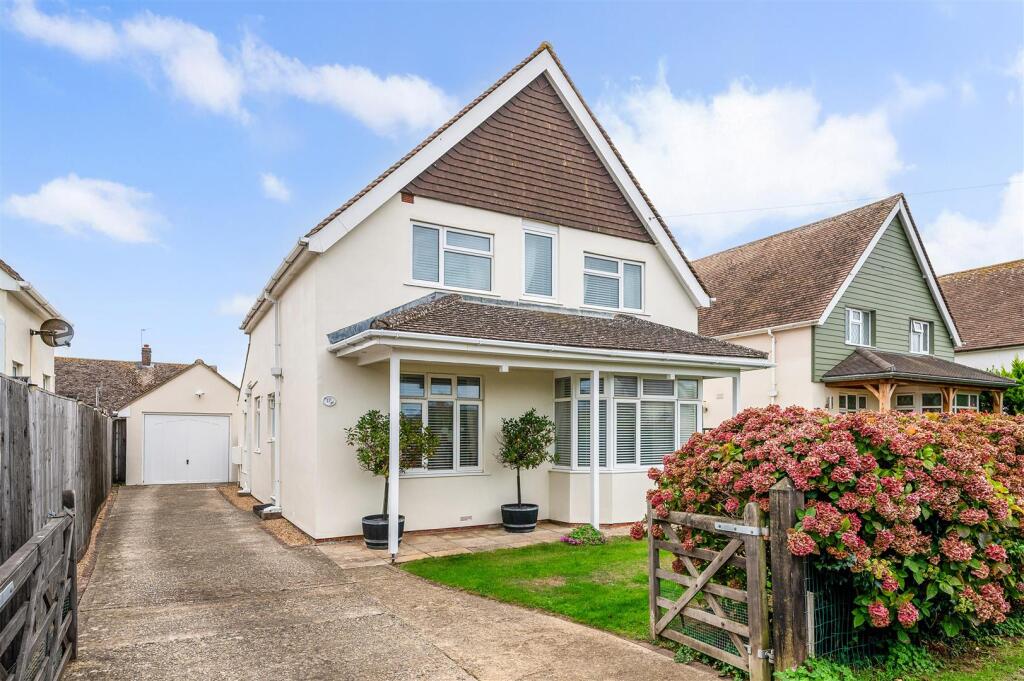 3-bed detached on Ursula Avenue North, Selsey, Chichester, £650,000
