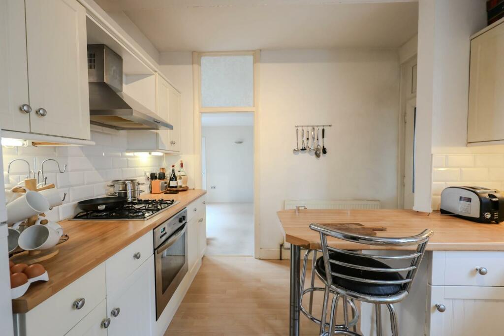 Harley Street, Leigh-On-Sea photo 4