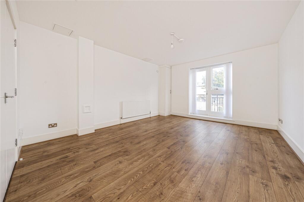 Apartment in Richmond, North Sheen - View 2