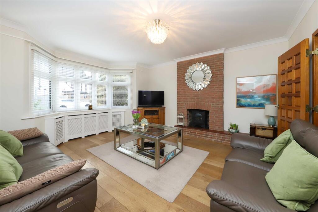 Park Avenue, Ruislip photo 4