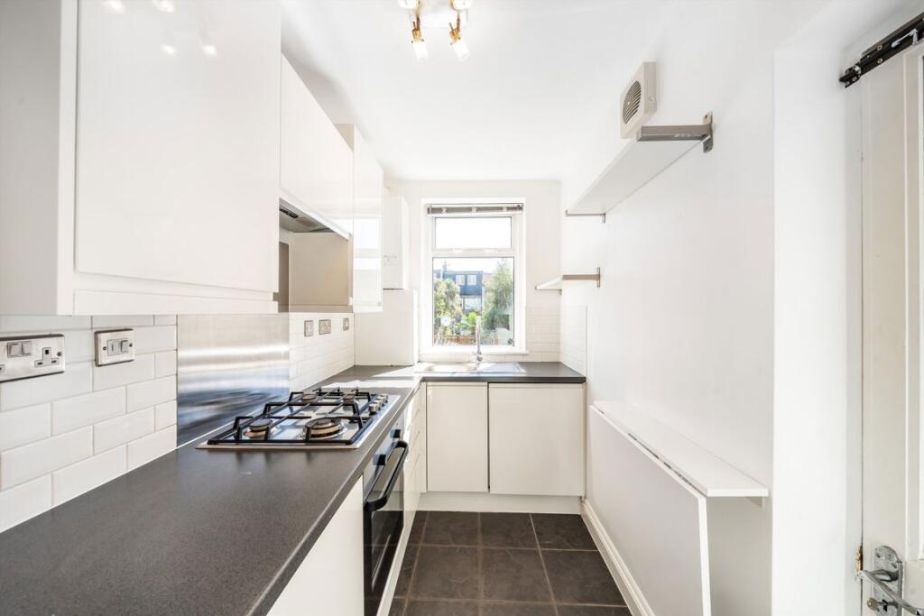Apartment in London, Hanwell - View 4