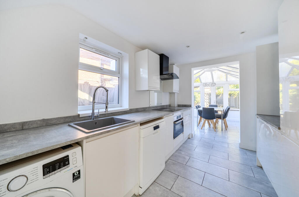 House in Old Windsor, Windsor and Maidenhead - View 4