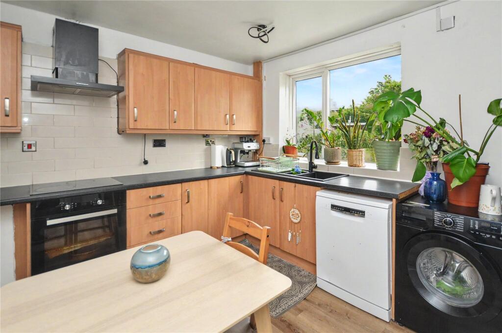 House in Leeds, Robin Hood - View 5