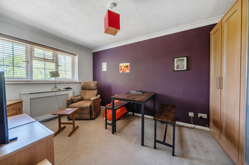 House in Bagshot, Windlesham - View 5