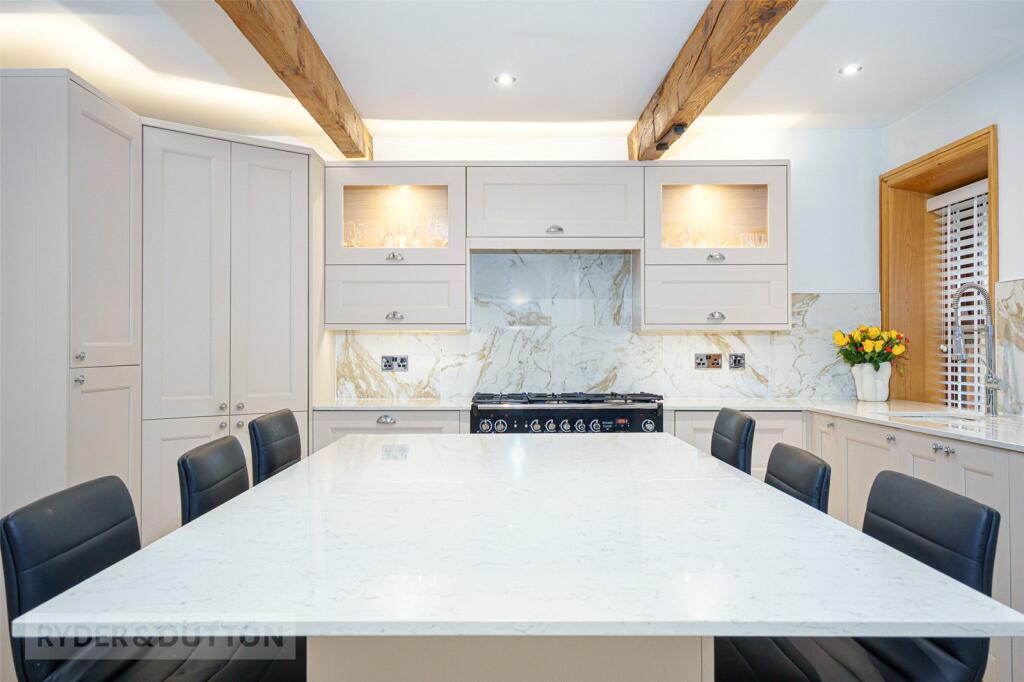 House in Halifax - View 5