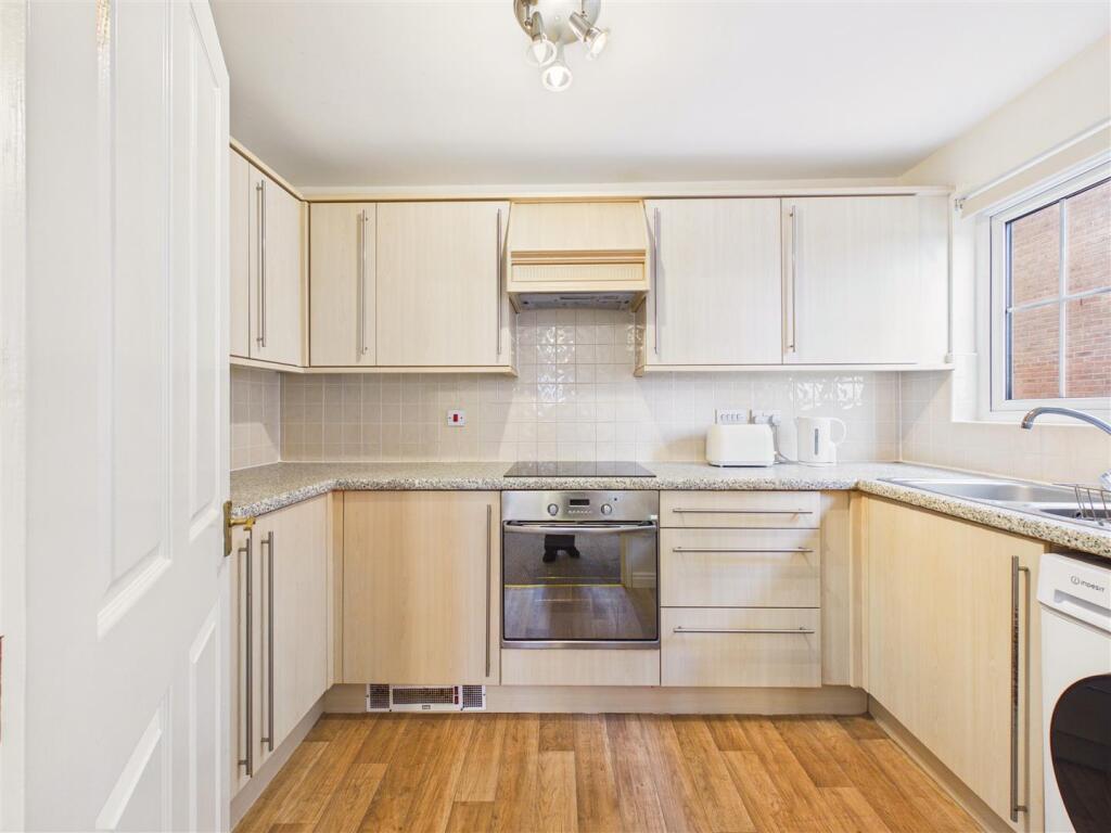 Apartment in Hull, Garrison Side, Victoria Dock - View 3