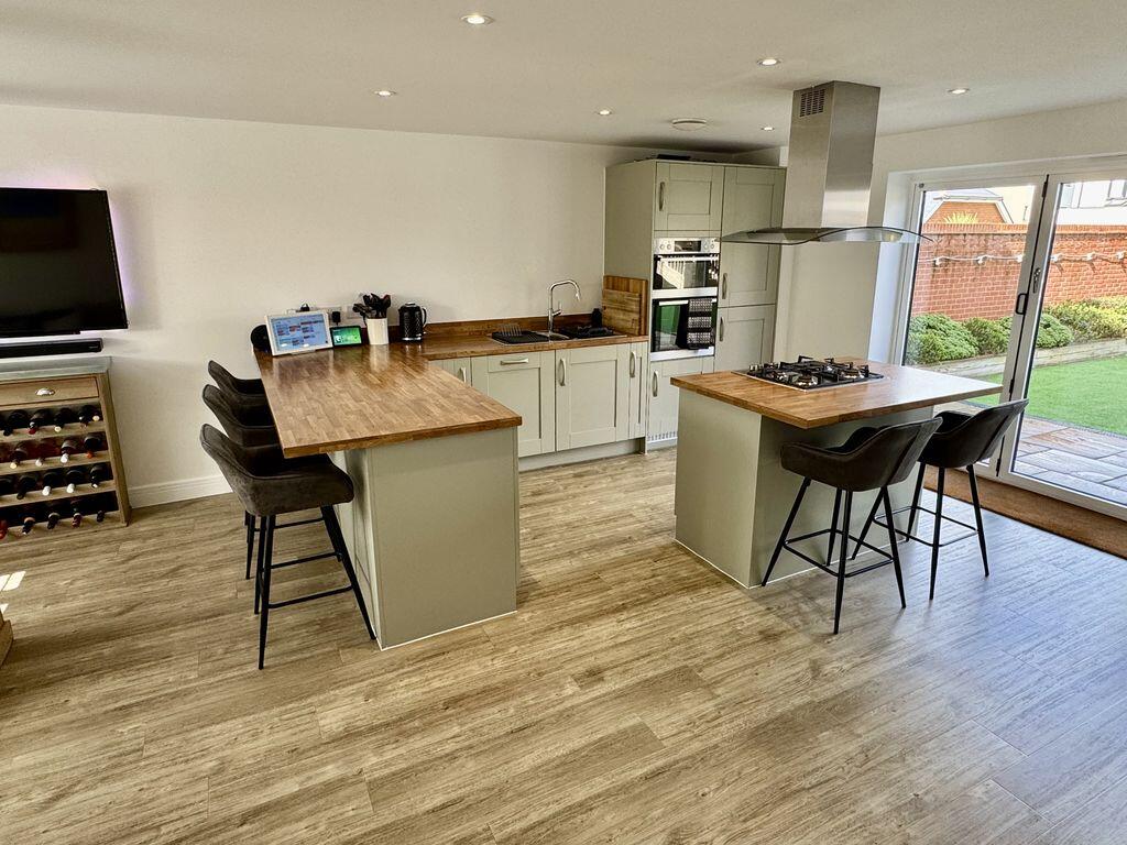 Pylands Lane, Bursledon, SO31 photo 2