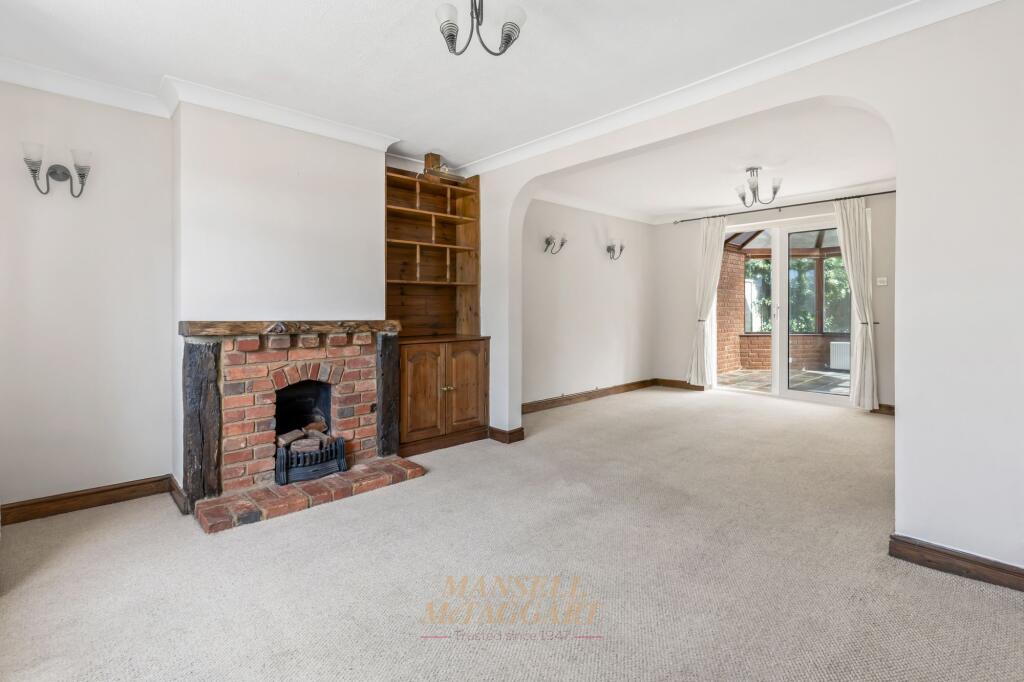House in Crawley, Langley Green - View 3