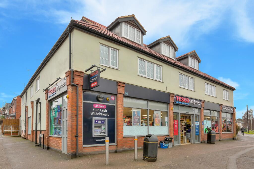 Main image of property: 2 Park Mount, Harpenden, Hertfordshire, AL5