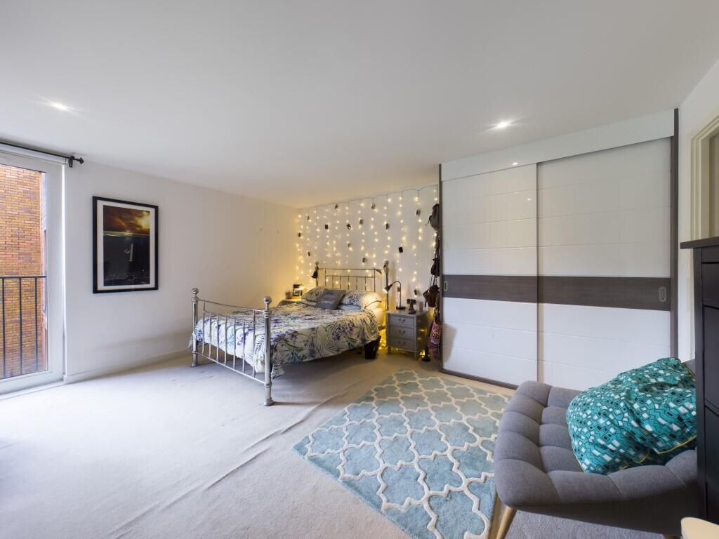 Apartment in London - View 3