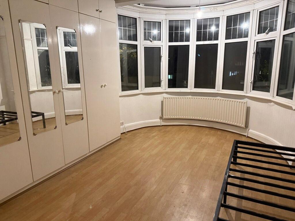House in Kingston upon Thames - View 4