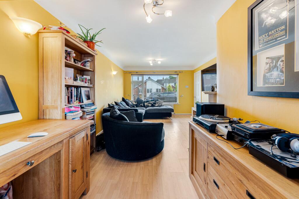 6, Cotswold Close, Upton, CH2 photo 4