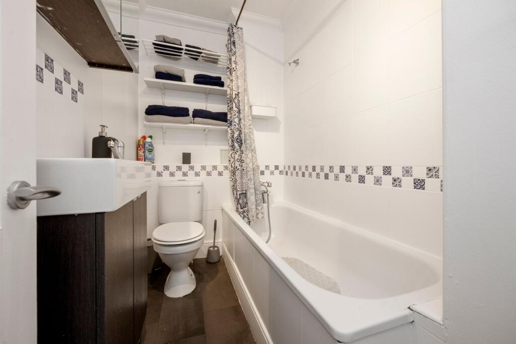 Apartment in Brighton - More