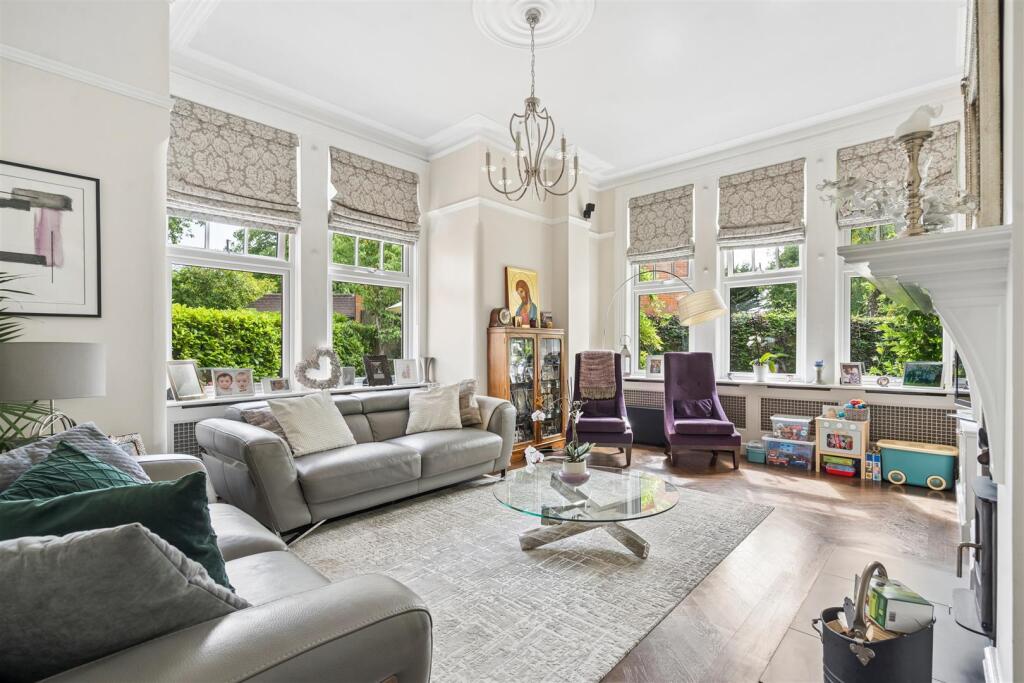 Shire Lane, Chorleywood photo 4