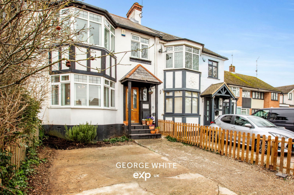 3-bed terraced on Eastwood Road, Rayleigh, SS6, £400,000