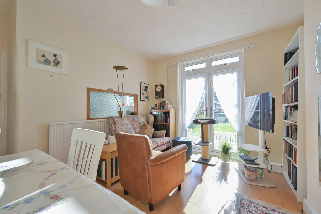 House in London, Greenhill, Wealdstone - More