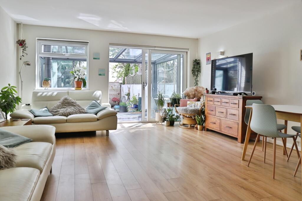 Main image of property: Rushford Warren, Christchurch, Dorset, BH23