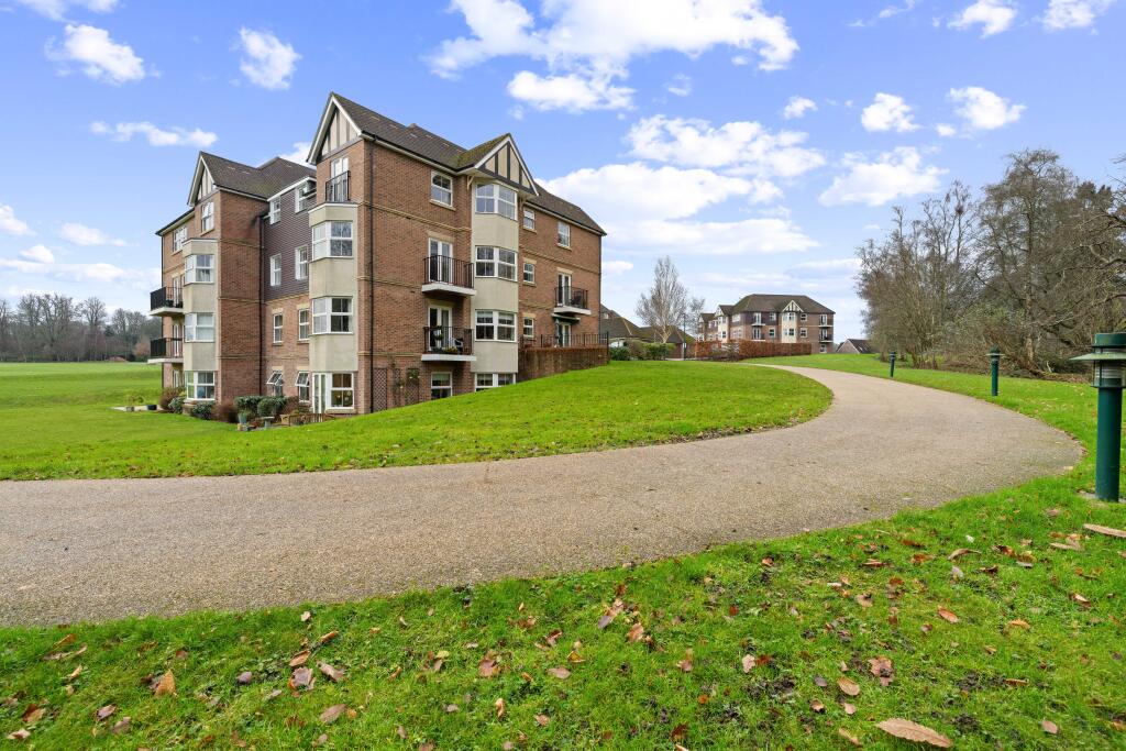 Westwood House, Bramshott Place, Liphook, Hampshire, GU30 photo 2