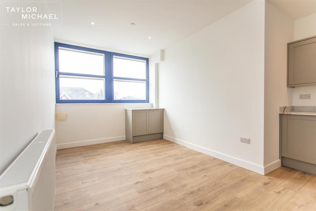 Apartment in Brighton - More