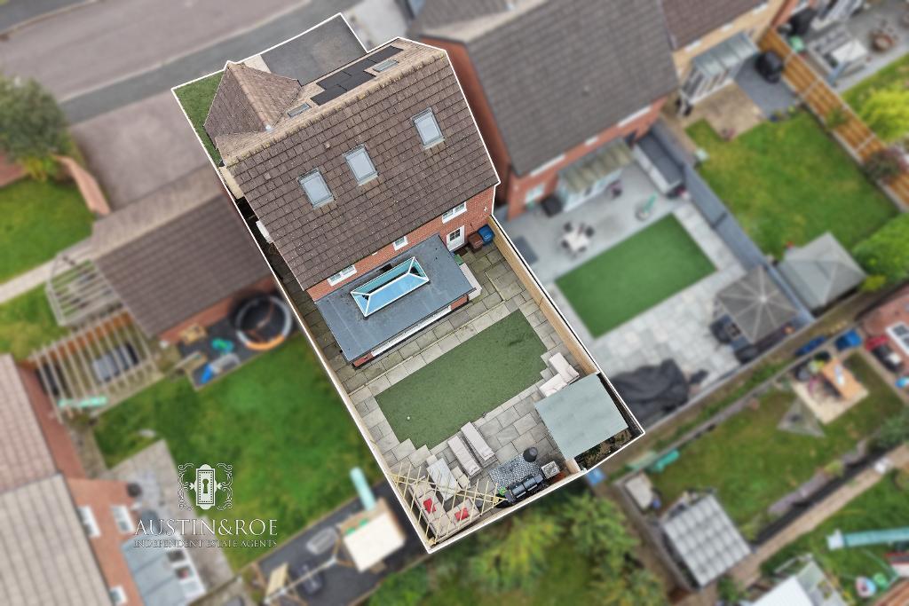 8 Kielder Drive photo 2