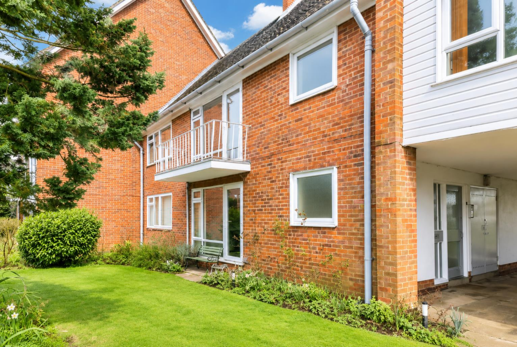 Apartment in Warwick, Cliff Hill - View 3
