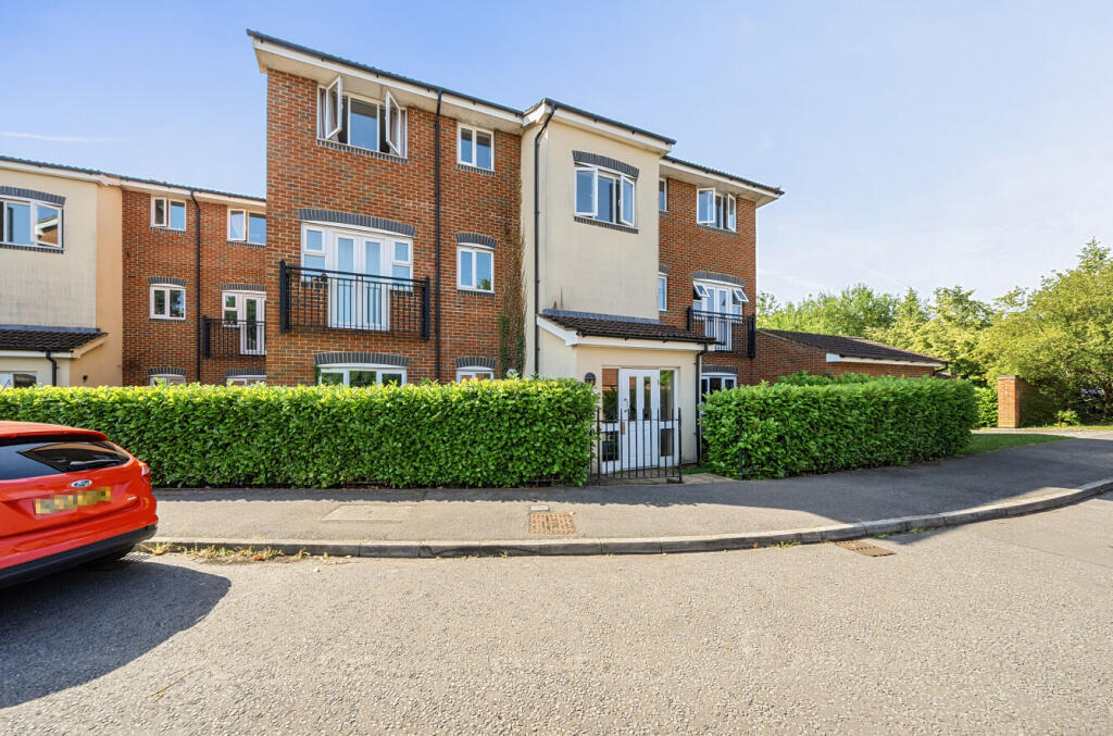Main image of property: Kiln Way, Dunstable, Bedfordshire