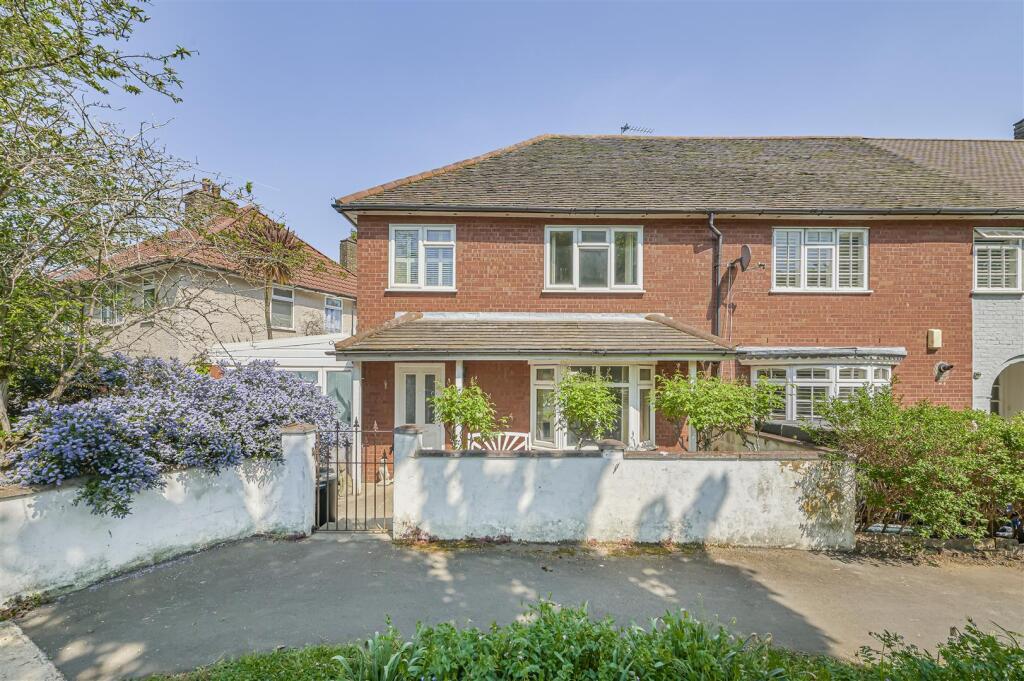 Main image of property: Verdun Road, Barnes, London, SW13