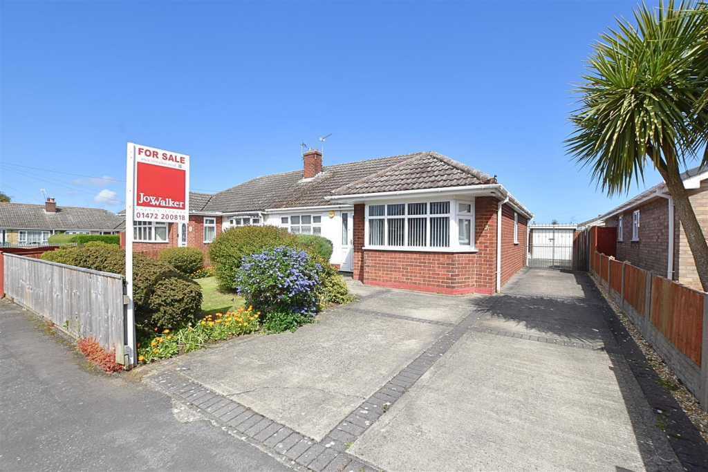 2-bed semi-detached on Coulam Place, Humberston, Grimsby, £199,950