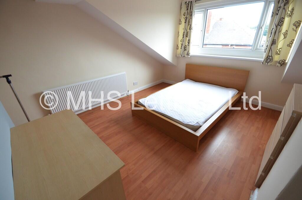 House in Leeds - View 2