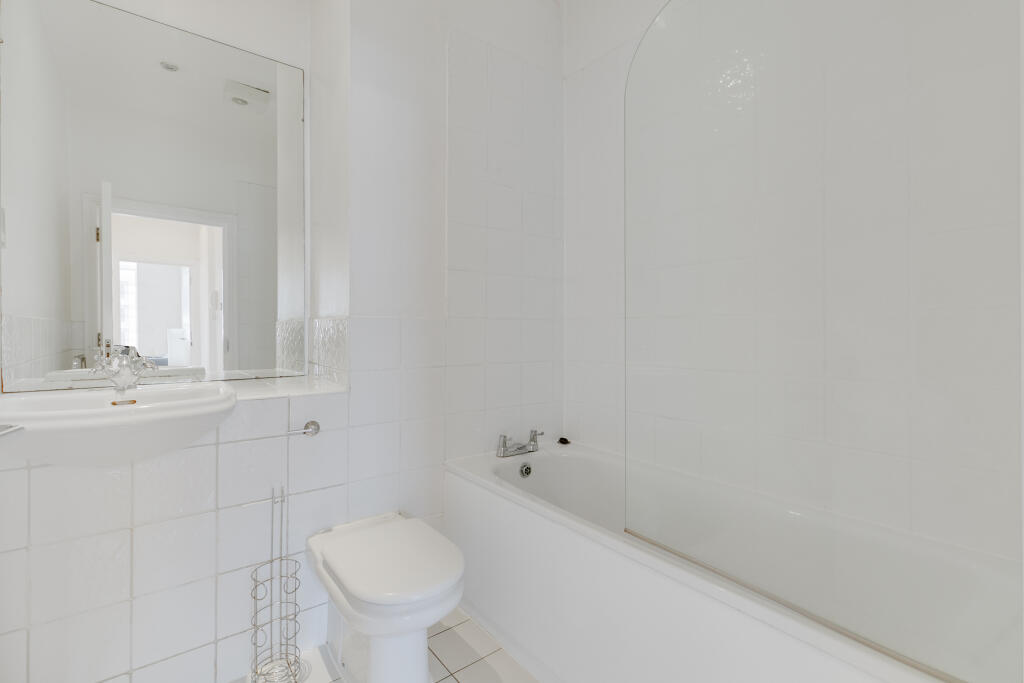 Apartment in London, St Luke's, Finsbury - More
