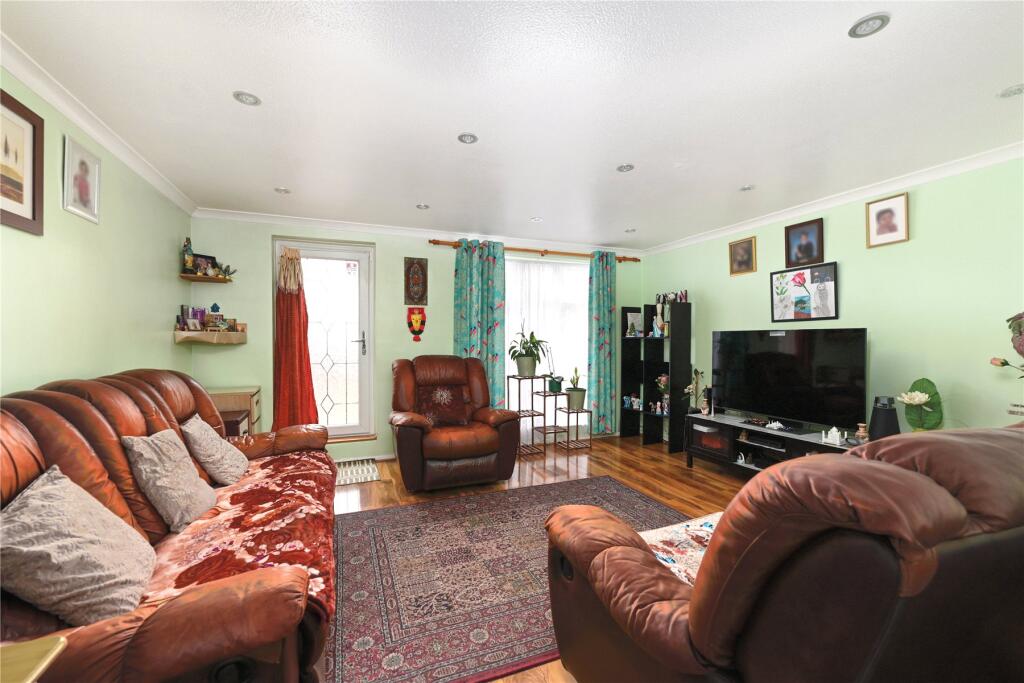 House in Spelthorne, Surrey - View 4