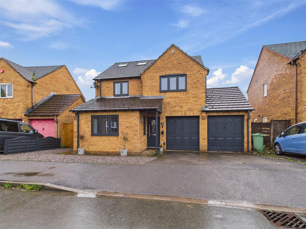 5-bed detached on The Causeway, Quedgeley, Gloucester, Gloucestershire, GL2, £475,000