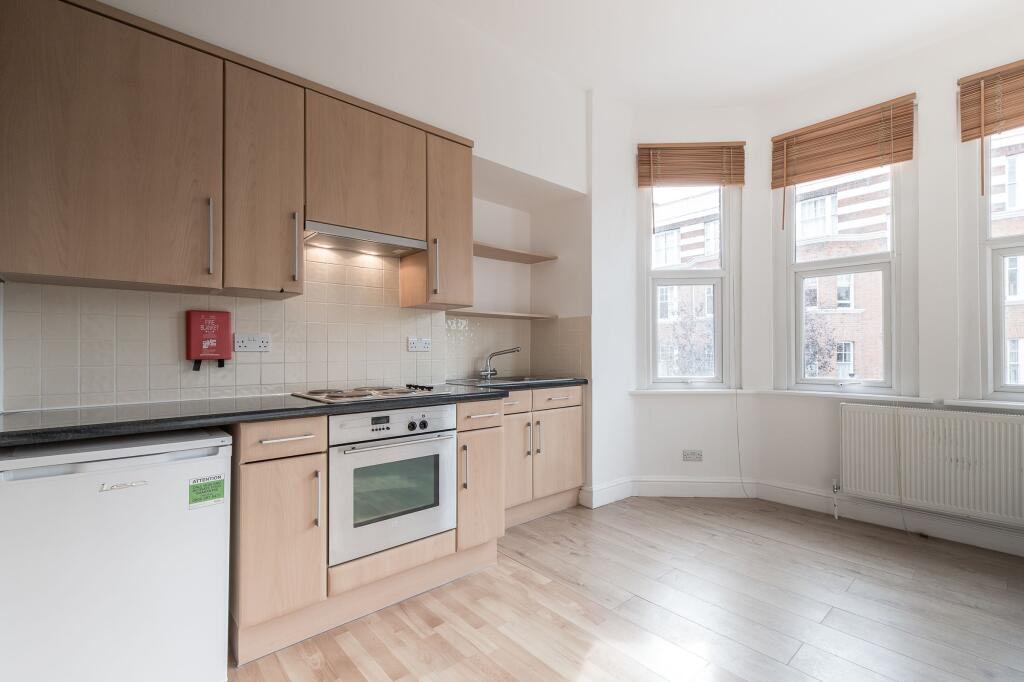 Apartment in London, West Hampstead - More
