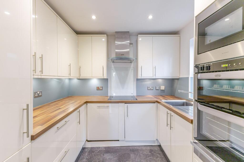 Apartment in Watford - More