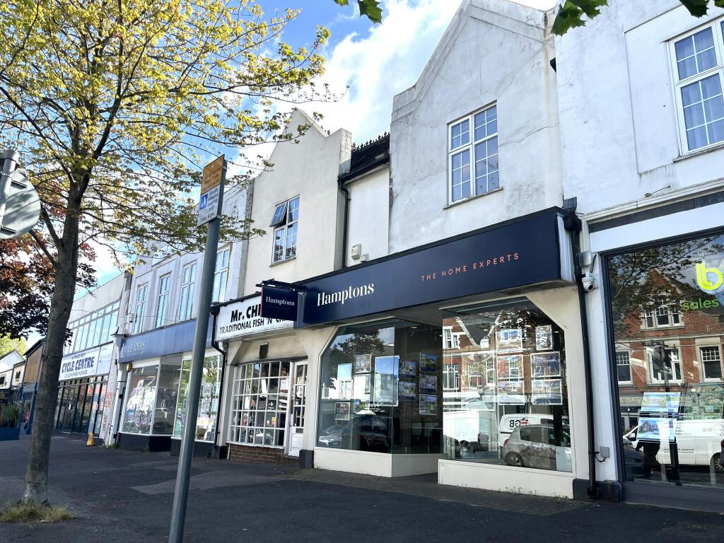 Main image of property: 28 The Broadway, Haywards Heath, RH16 3AL