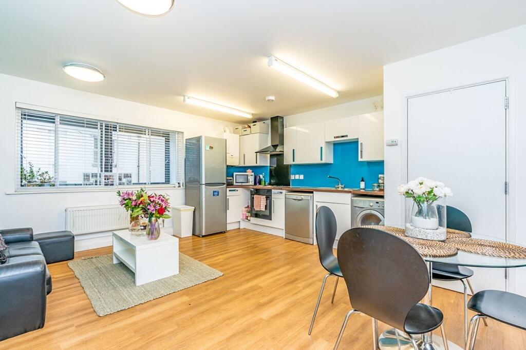 Main image of property: Carlton Place, Southampton, SO15