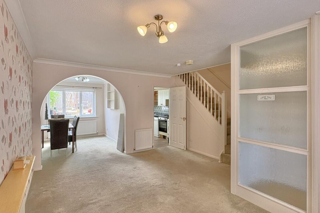 House in Wantage, Belmont Park - More