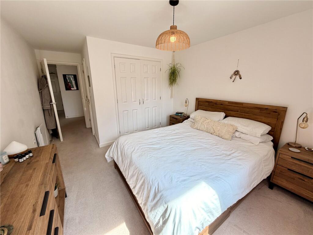 Apartment in Poole - More