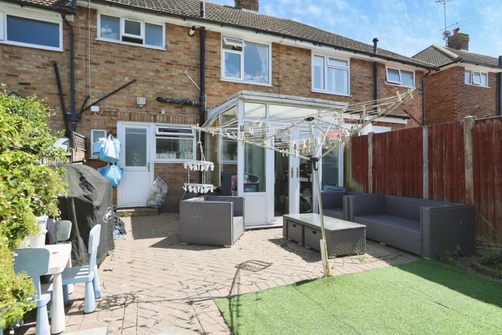 House in Gillingham, Medway - View 5