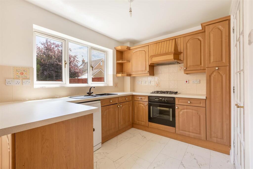 House in Solihull, Dickens Heath - View 4