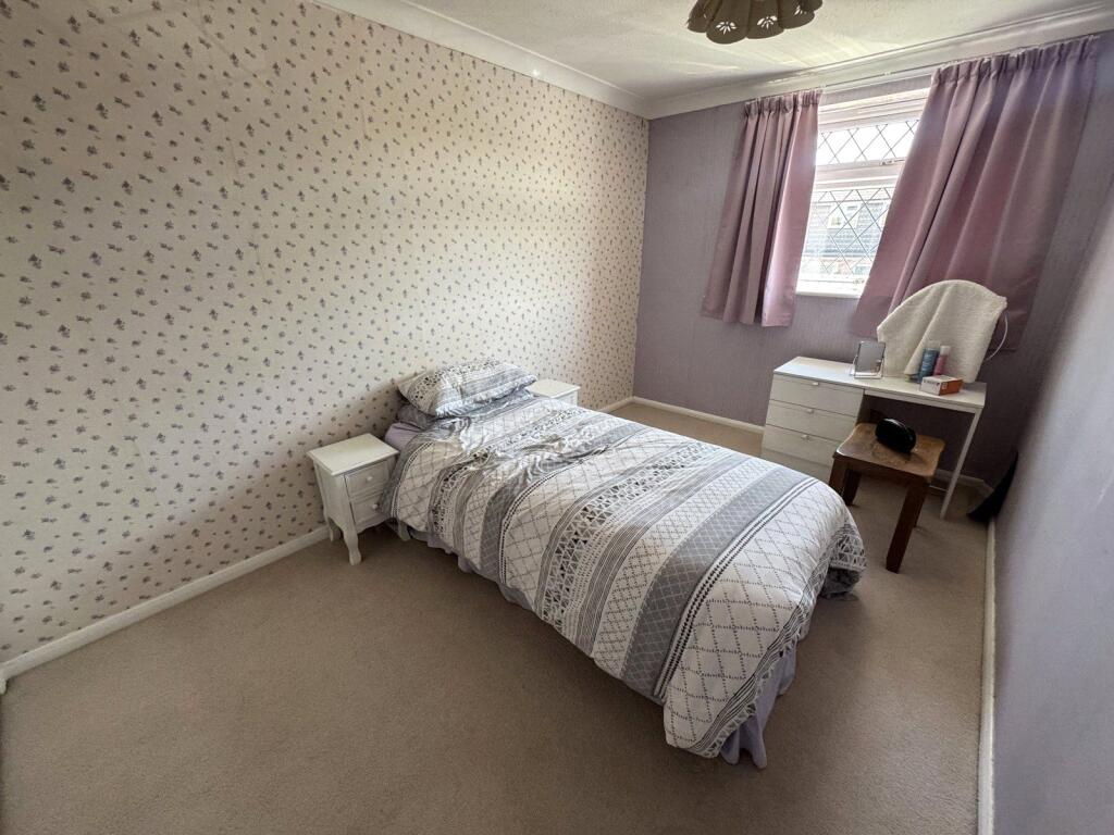 House in Southampton - More
