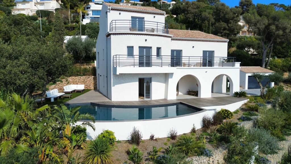 Main image of property: Provence-Alps-Cote d`Azur, Var, Les Issambres