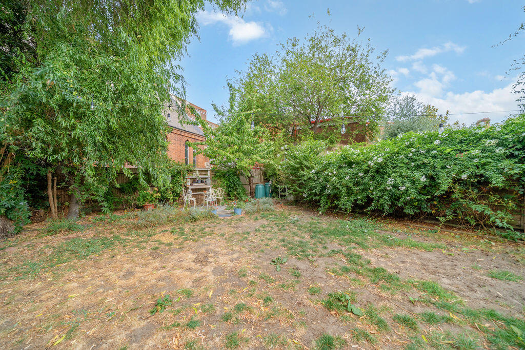 House in London - View 3