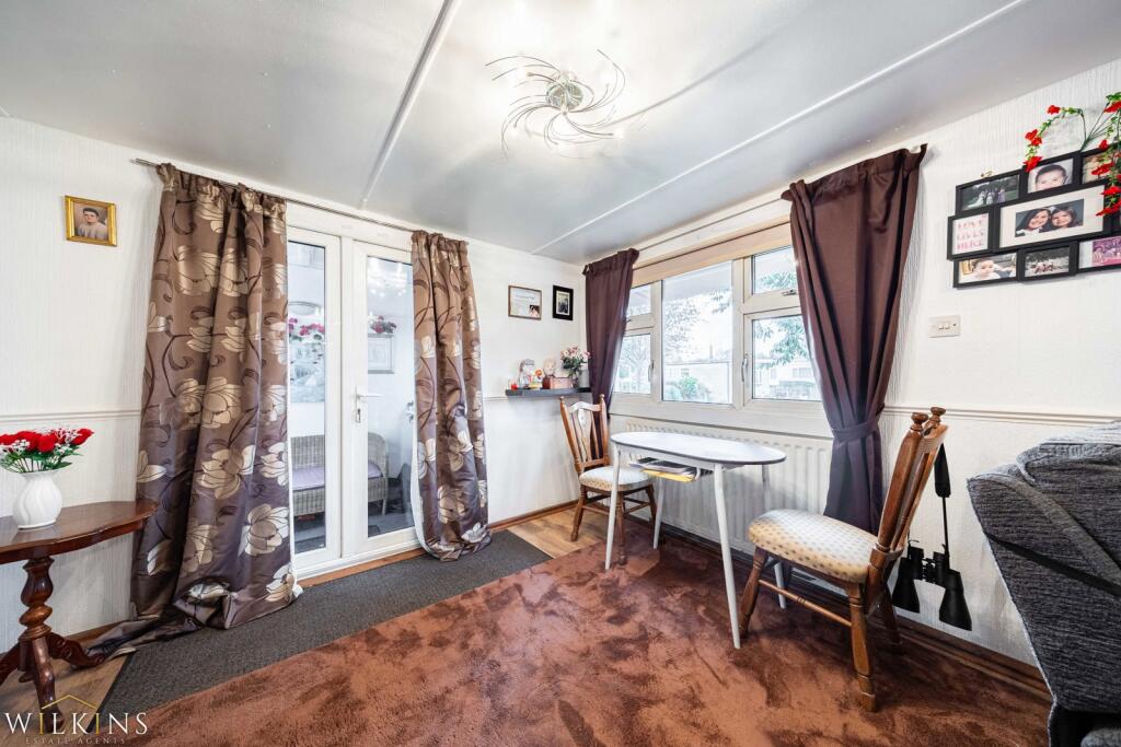Castle View, Castle Road, Hartshill, Warwickshire, CV10 photo 4