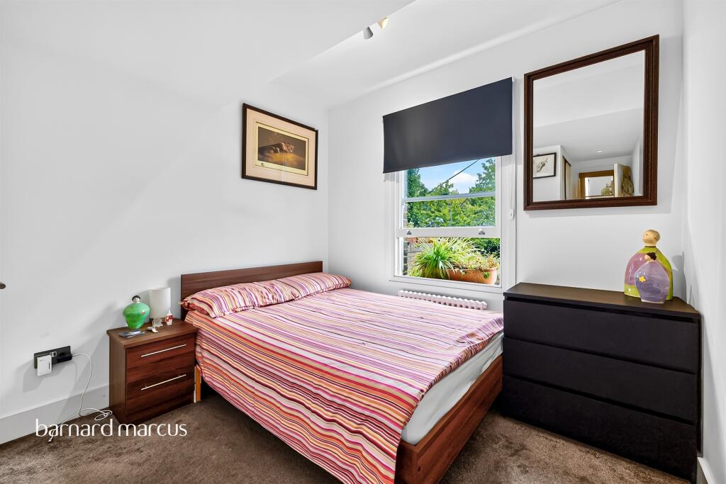 Apartment in London - View 5