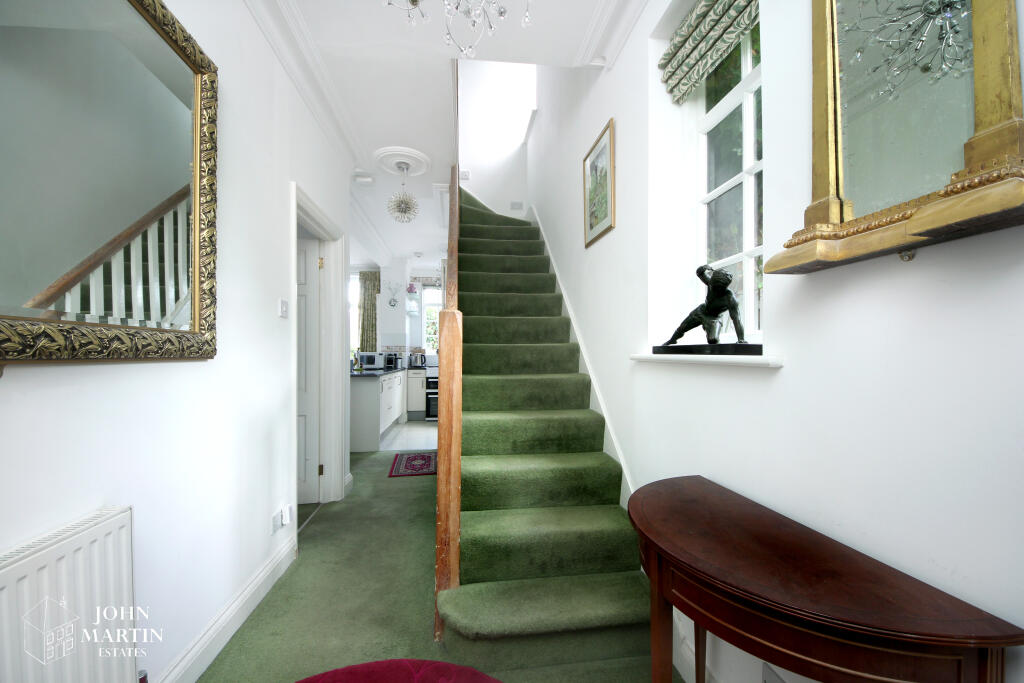 House in London, Brentham Garden Suburb, Perivale - View 3