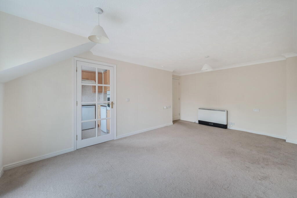 Apartment in Kingston upon Thames - View 5
