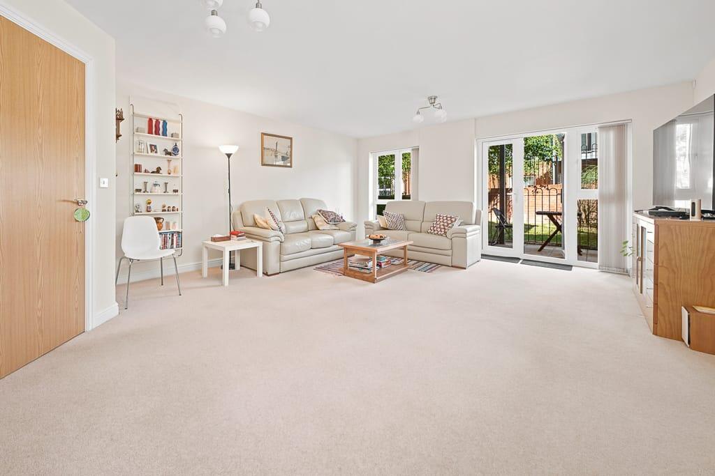 Apartment in Worcester, Worcestershire - View 3