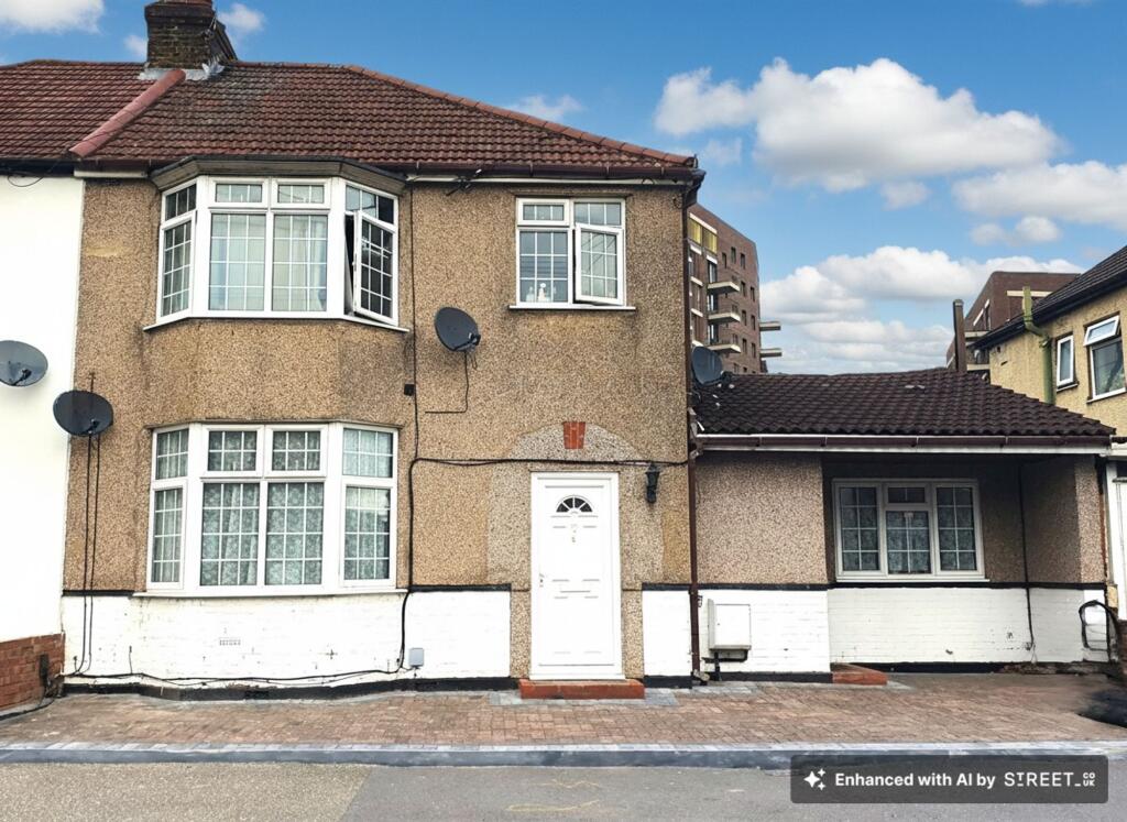 Apartment in Southall - More